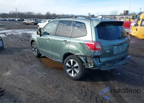 2017 Subaru Forester 2.5I Premium z USA, uszkodzony, nr VIN JF2SJAEC0HH413517